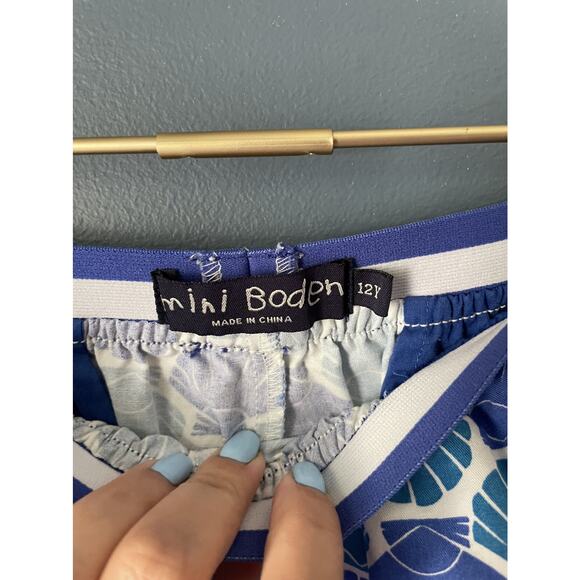 Mini Boden Blue Shell Print Shorts - Picture 4 of 4